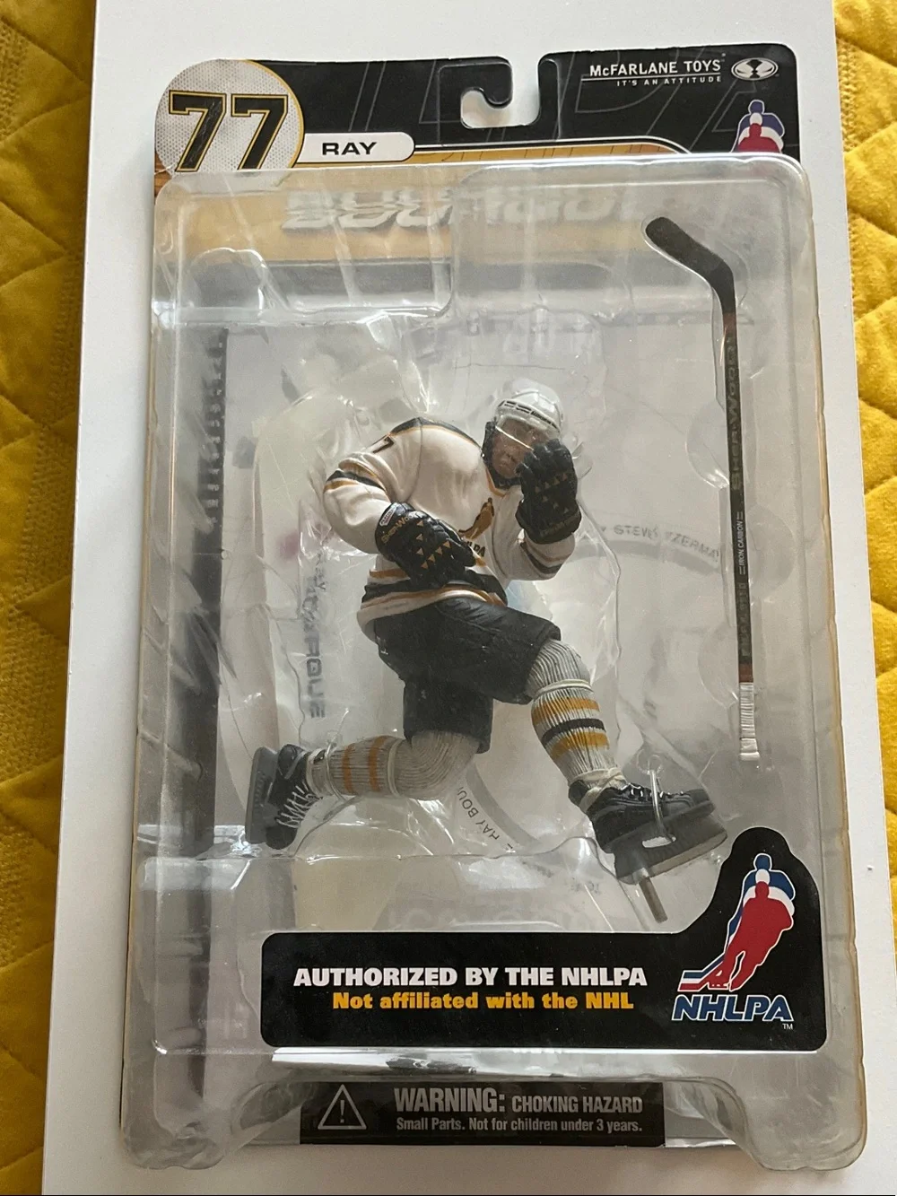 McFarlane NHLPA #77 Ray Hockey Figure - White/Black/Gold Jersey - Picture 1 of 2